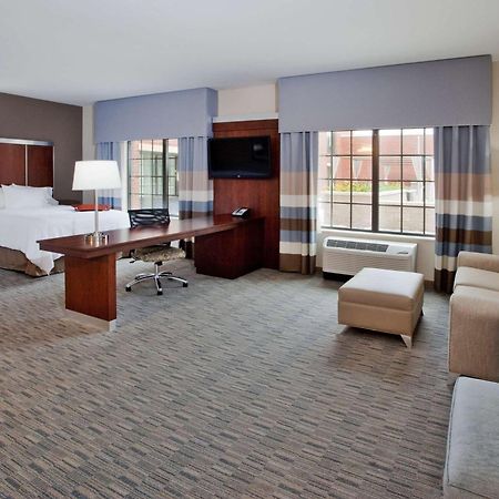 Hampton Inn & Suites Chapel Hill/Carrboro Kültér fotó